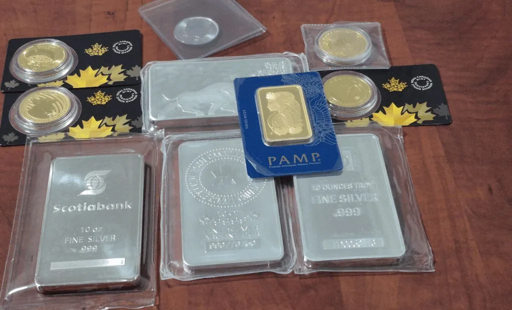 Canadian 1 OZ Gold Coins and 10 OZ Silver Bars are part of August 2025 net worth increase